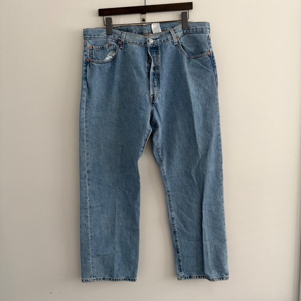 Levis 501 Original Fit Button Fly Light Wash Denim Jeans 40x30